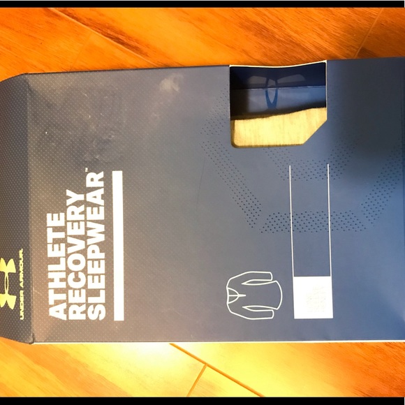 TB12 UnderArmour womens L.sleeve recoverysleepwear - Picture 4 of 4